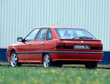 Renault 21 TXI Hatchback '1990–94