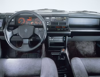 Передня панель Renault 21 Turbo '1987–89