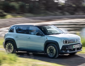 Renault 4 E-Tech electric Iconic Plein Sud [UK-spec] '2026