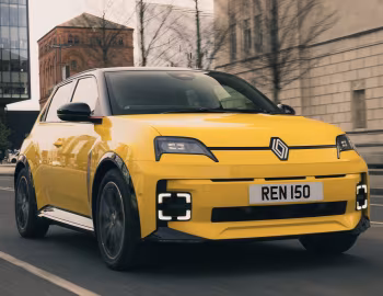 Renault 5 E-Tech electric iconic five [UK-spec] '2025–pr.