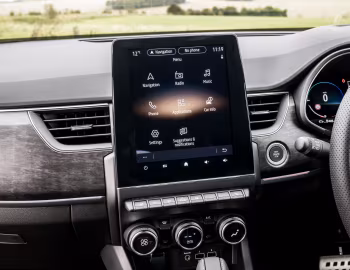 Интерьер Renault Arkana E-Tech full hybrid esprit Alpine [UK-spec] '2023–н.в.