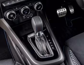 Интерьер Renault Arkana E-Tech full hybrid esprit Alpine [UK-spec] '2023–н.в.