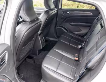 Интерьер Renault Arkana E-Tech full hybrid esprit Alpine [UK-spec] '2023–н.в.