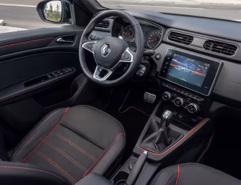 Интерьер Renault Arkana "Pulse" [CIS] '2021