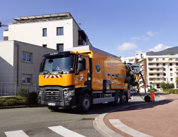 Renault C 460 6×2 rigid Day cab with sewer cleaning equipment '2015–pr.