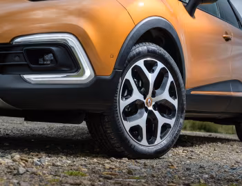 Renault Captur [UK-spec] '2017–19