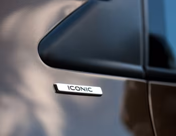 Renault Captur "Iconic" [Italy] '2015–16