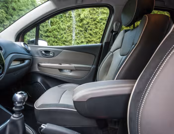 Інтэр'ер Renault Captur "Iconic" [Italy] '2015–16