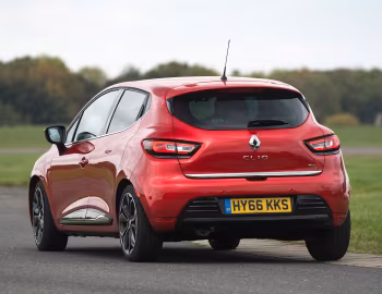 Renault Clio [UK-spec] '2016–19