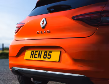 Renault Clio [UK-spec] '2019–23