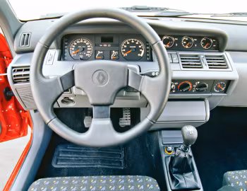 Передня панель Renault Clio 16S [Worldwide] '1991–94