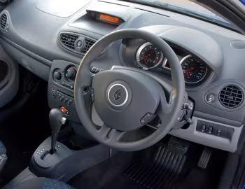 Front Panel Renault Clio 5-door [South Africa] '2006–09