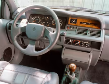 Передня панель Renault Clio Baccara 5-door [Worldwide] '1991–94