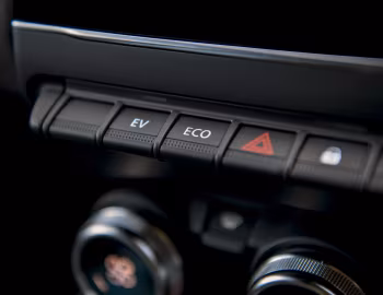 Интерьер Renault Clio E-TECH [UK-spec] '2020–23