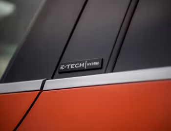 Renault Clio E-TECH [UK-spec] '2020–23