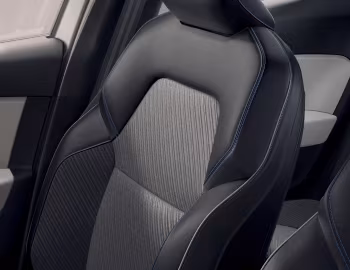 Интерьер Renault Clio E-TECH "Edition" [Worldwide] '2020–23