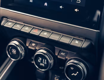 Interior Renault Clio E-Tech full hybid esprit Alpine [UK-spec] '2023–pr.
