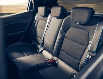 Interior Renault Clio E-Tech full hybid esprit Alpine [UK-spec] '2023–pr.