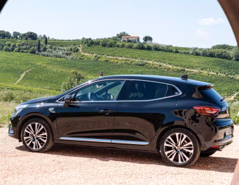 Renault Clio Initiale Paris [Worldwide] '2019–23