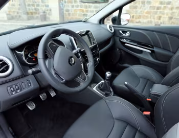 Інтэр'ер Renault Clio Initiale Paris '2014–16