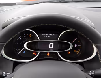 Камбінацыя прыбораў Renault Clio Initiale Paris '2014–16