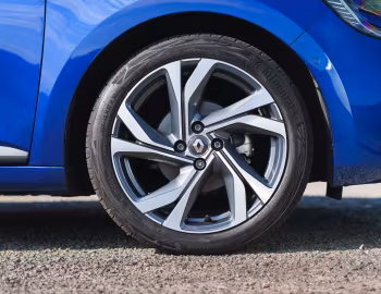 Renault Clio R.S. Line [UK-spec] '2019–23