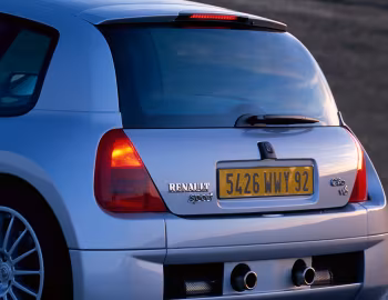 Renault Clio V6 [Worldwide] '11.2000–06.2003
