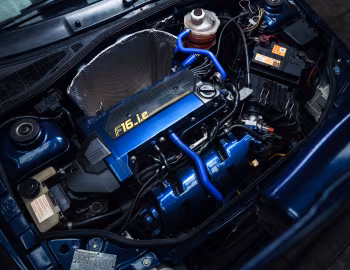 Under The Hood Renault Clio "Williams" [UK-spec] '1993