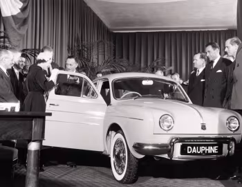 Elizabeth II, Renault Dauphine