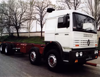 Renault DG 330.38i chassis cab [Spain] '1991