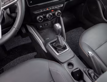 Interior Renault Duster Iconic Plus "Outsider Pack" [Latam] '2024–pr.