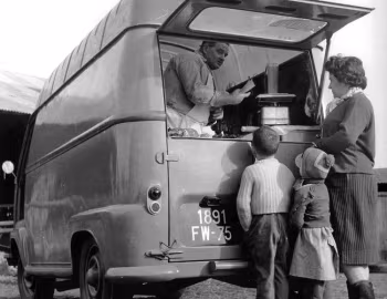 Renault Estafette 600 R2130/R2131 fourgon surélevé '1959–62