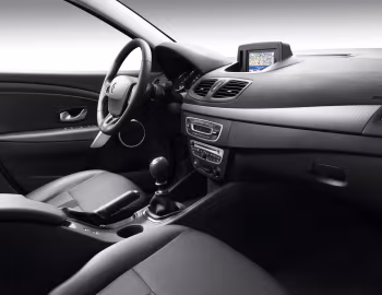 Front Panel Renault Fluence "Black Edition" [France] '2012
