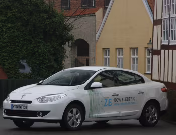Renault Fluence Z.E. [Worldwide] '2010–14