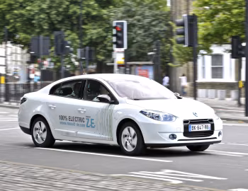 Renault Fluence Z.E. [Worldwide] '2010–14