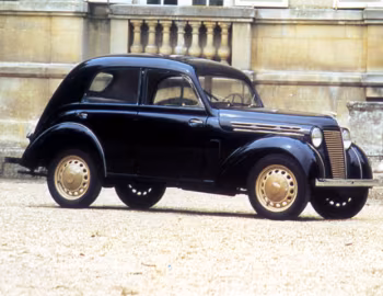 Renault Juvaquatre Berline '1939–52
