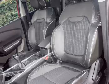 Інтер'єр Renault Kadjar "Bose" [UK-spec] '2015–18