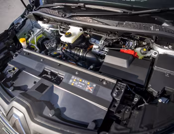 Under The Hood Renault Kangoo E-TECH Van [UK-spec] '2023–pr.