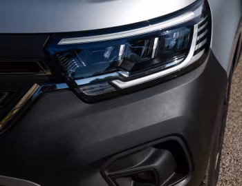 Renault Kangoo L2H1 E-TECH Van [Worldwide] '2021–pr.