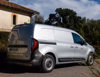 Renault Kangoo L2H1 E-TECH Van [Worldwide] '2021–pr.