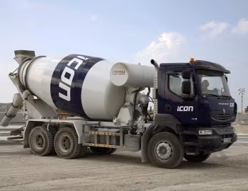 Renault Kerax 380 DXi 6×4 concrete mixer [UAE] '06.2009–12.2014