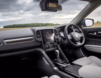 Интерьер Renault Koleos [UK-spec] '2017–19