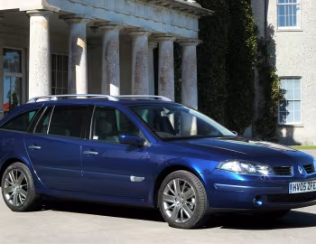 Renault Laguna Break [UK-spec] '2005–07