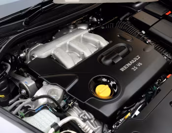 Sous la capuche Renault Laguna Coupé [South Africa] (X91) '2010–12