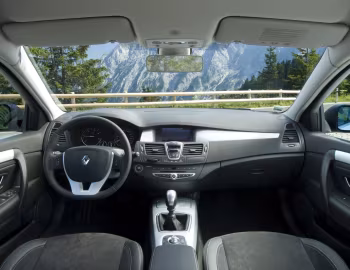 Front Panel Renault Laguna Grandtour [Worldwide] (X91) '2007–10