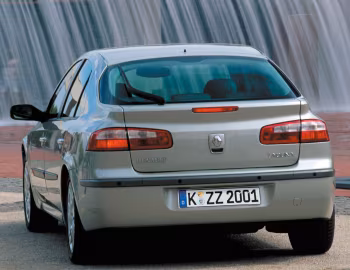 Renault Laguna Hatchback [Worldwide] '2000–05