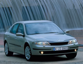 Renault Laguna Hatchback [Worldwide] '2000–05