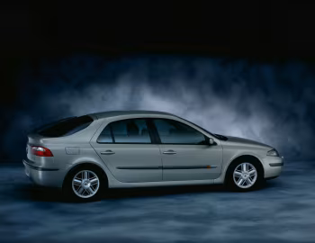 Renault Laguna Hatchback [Worldwide] '2000–05