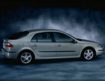 Renault Laguna Hatchback [Worldwide] '2000–05