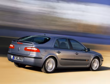 Renault Laguna Hatchback [Worldwide] '2000–05